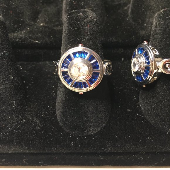 ring - Picture 2 of 5